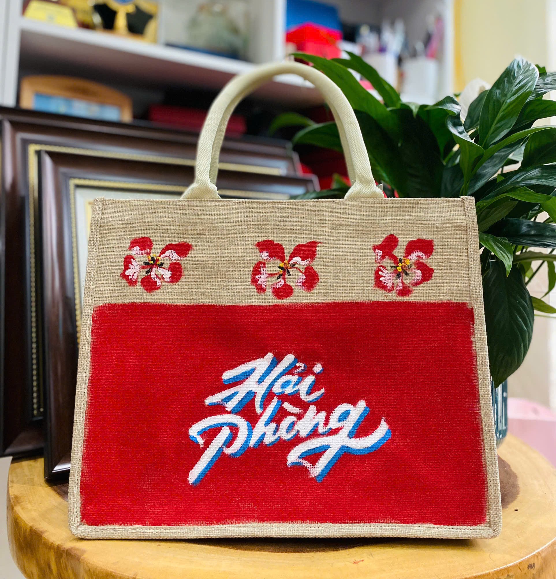 Túi đay vẽ tay logo Hải Phòng 35x30x14cm